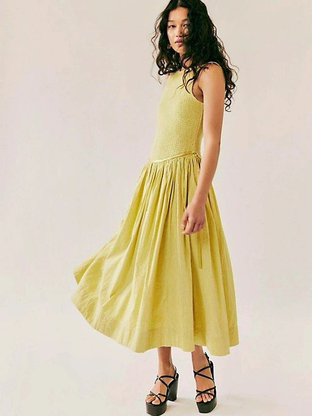 Free people Smocked Midi Dress in Green Size Medium NWT